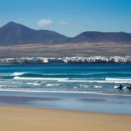 Famara, Apto. En Zona Tranquila A 200m Del Mar. Apartamento