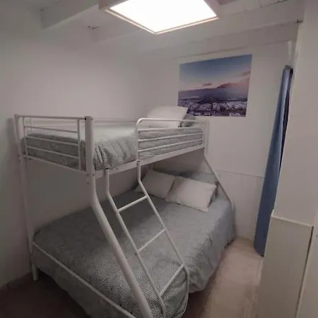 Apartamento Famara, Apto. En Zona Tranquila A 200m Del Mar. Famara