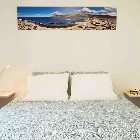 Apartment Famara, Apto. En Zona Tranquila A 200m Del Mar. Famara