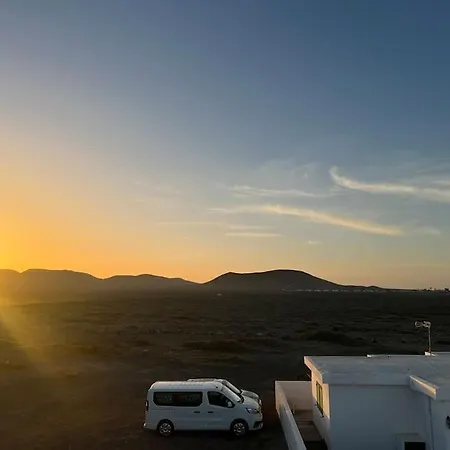 Famara, Apto. En Zona Tranquila A 200m Del Mar. *